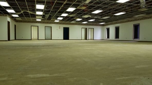 Cumberland Plaza: 100 Cumberland Plaza, Crossville, TN 38555